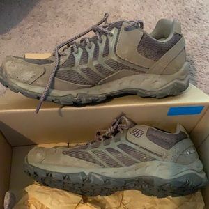 Columbia hiking shoes